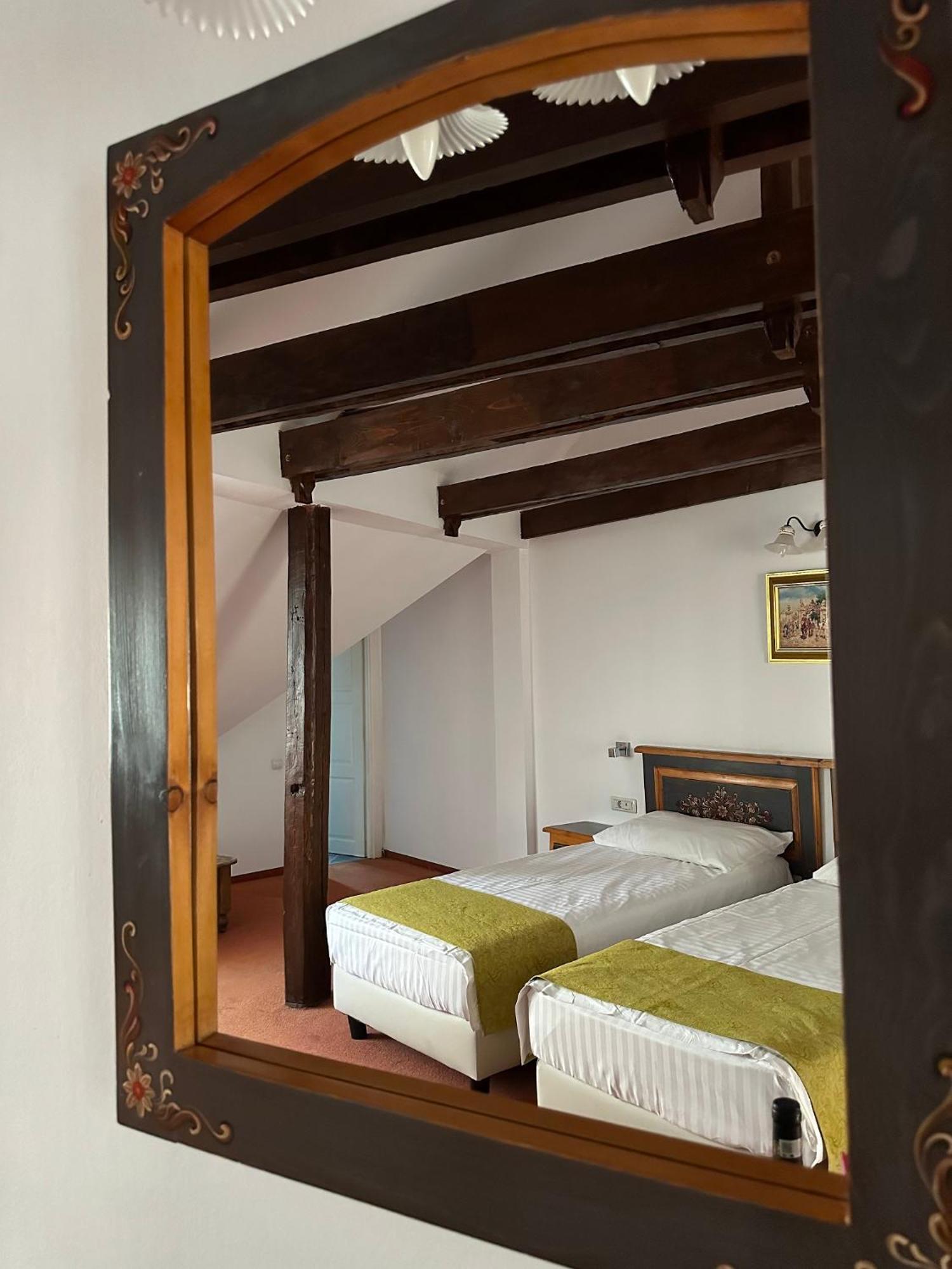 Hotel Traube Mediaş Zewnętrze zdjęcie