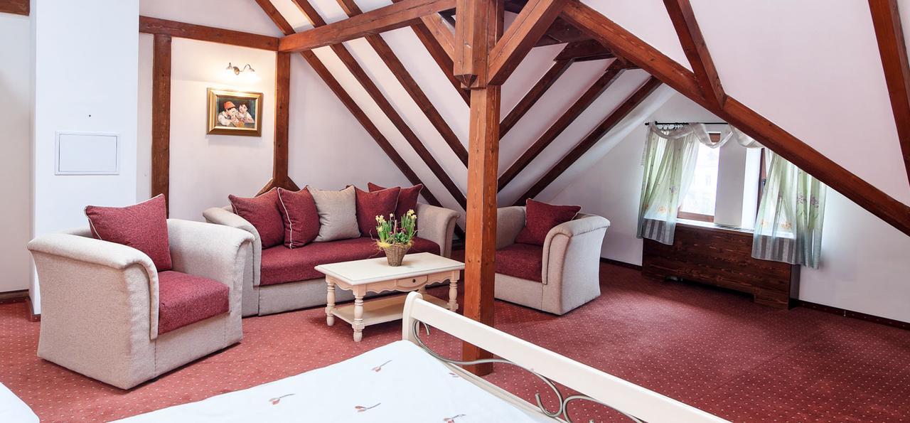 Hotel Traube Mediaş Zewnętrze zdjęcie